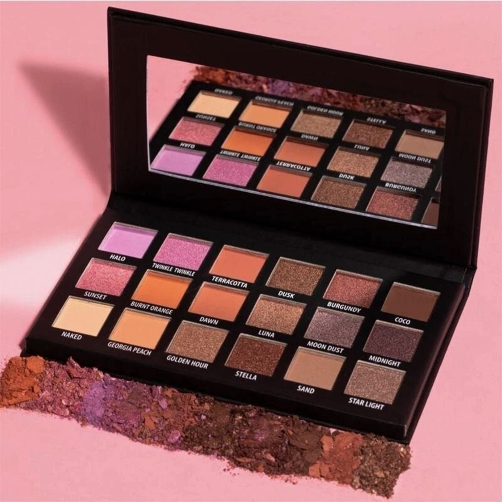 KAB Cosmetics Day + Night Eyeshadow Palette 18 Pan Eyeshadows NEW!